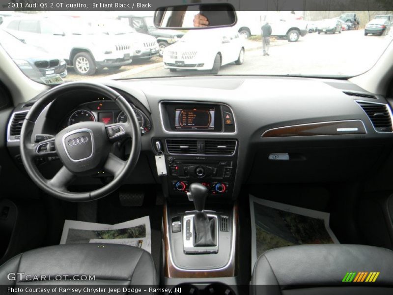Brilliant Black / Black 2011 Audi Q5 2.0T quattro