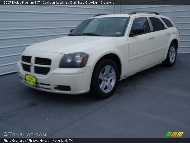 Cool Vanilla White / Dark Slate Gray/Light Graystone 2005 Dodge Magnum SXT