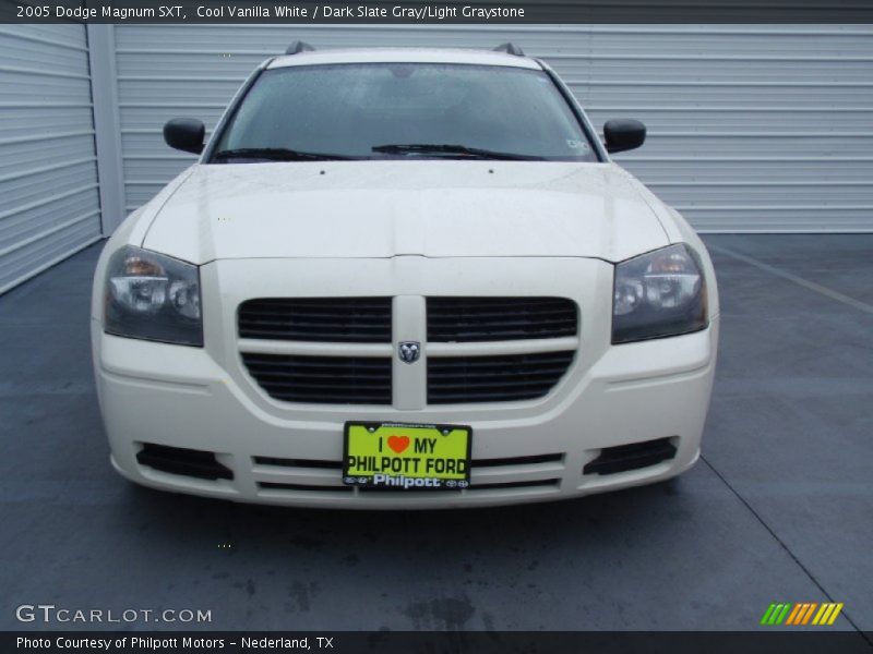 Cool Vanilla White / Dark Slate Gray/Light Graystone 2005 Dodge Magnum SXT