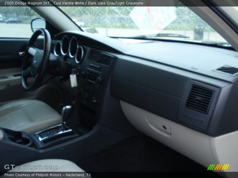 Cool Vanilla White / Dark Slate Gray/Light Graystone 2005 Dodge Magnum SXT