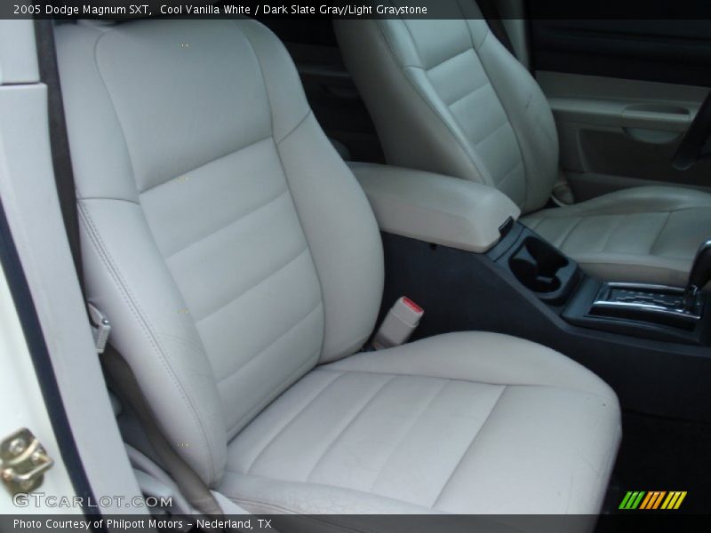 Cool Vanilla White / Dark Slate Gray/Light Graystone 2005 Dodge Magnum SXT