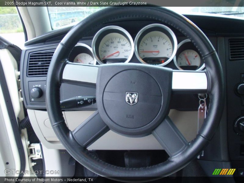 Cool Vanilla White / Dark Slate Gray/Light Graystone 2005 Dodge Magnum SXT
