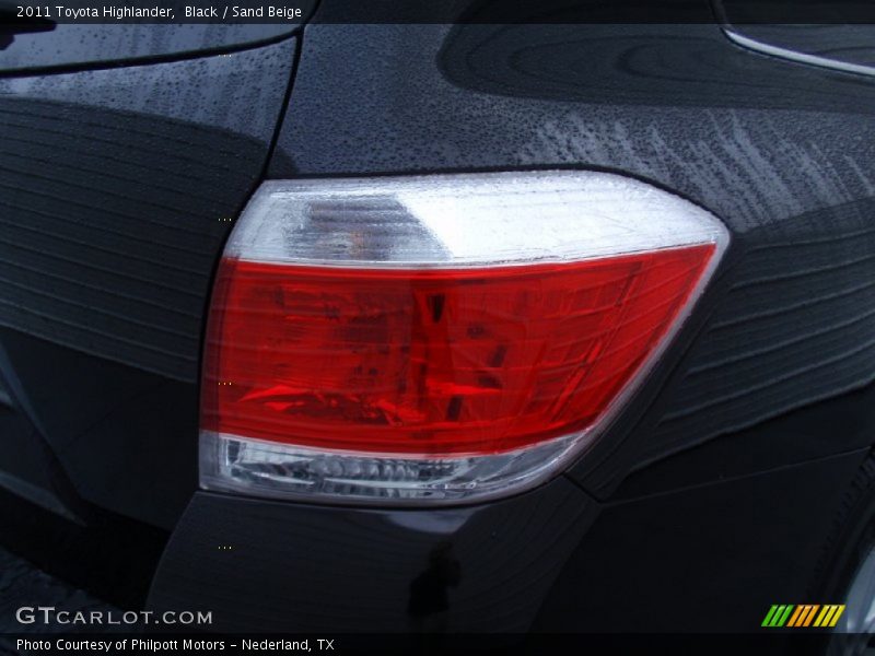 Black / Sand Beige 2011 Toyota Highlander
