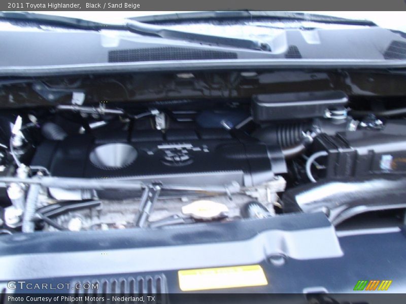 Black / Sand Beige 2011 Toyota Highlander