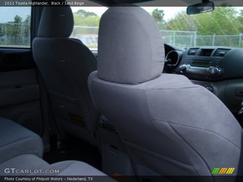 Black / Sand Beige 2011 Toyota Highlander