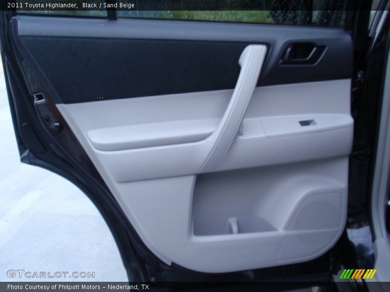 Black / Sand Beige 2011 Toyota Highlander