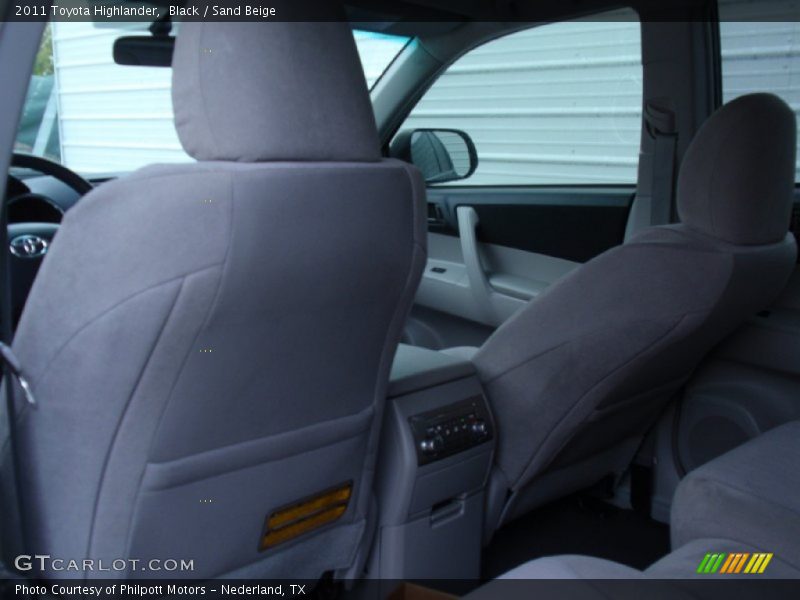 Black / Sand Beige 2011 Toyota Highlander