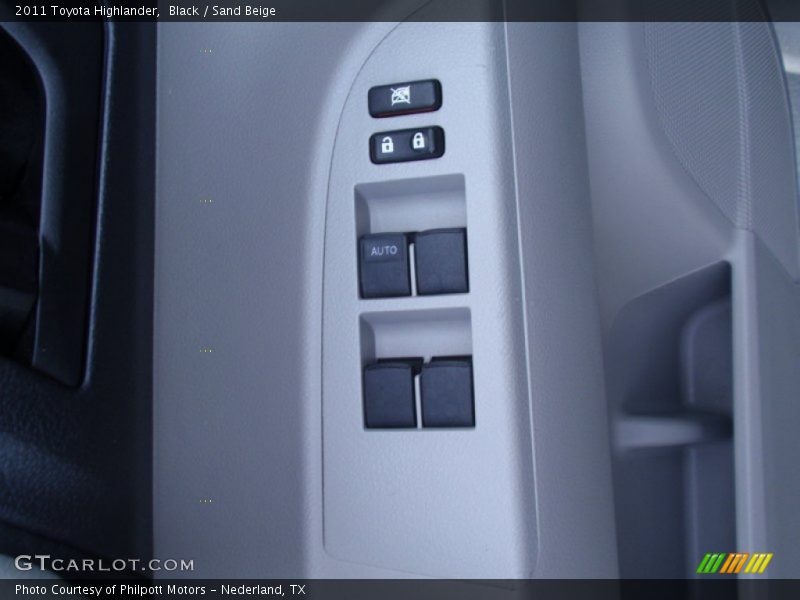 Black / Sand Beige 2011 Toyota Highlander
