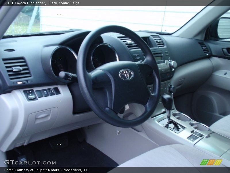 Black / Sand Beige 2011 Toyota Highlander