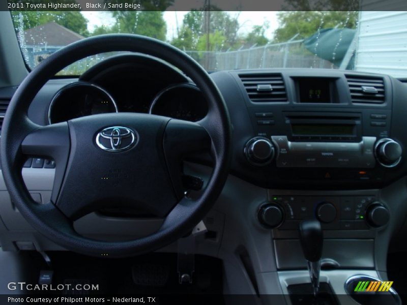 Black / Sand Beige 2011 Toyota Highlander