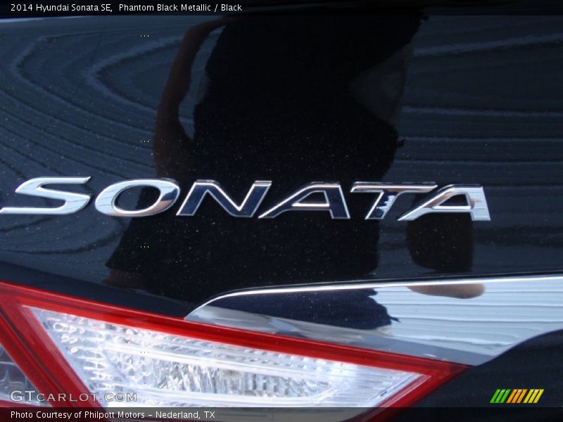 Phantom Black Metallic / Black 2014 Hyundai Sonata SE