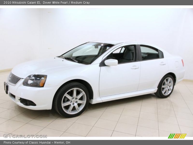 Front 3/4 View of 2010 Galant ES