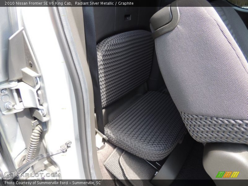 Radiant Silver Metallic / Graphite 2010 Nissan Frontier SE V6 King Cab