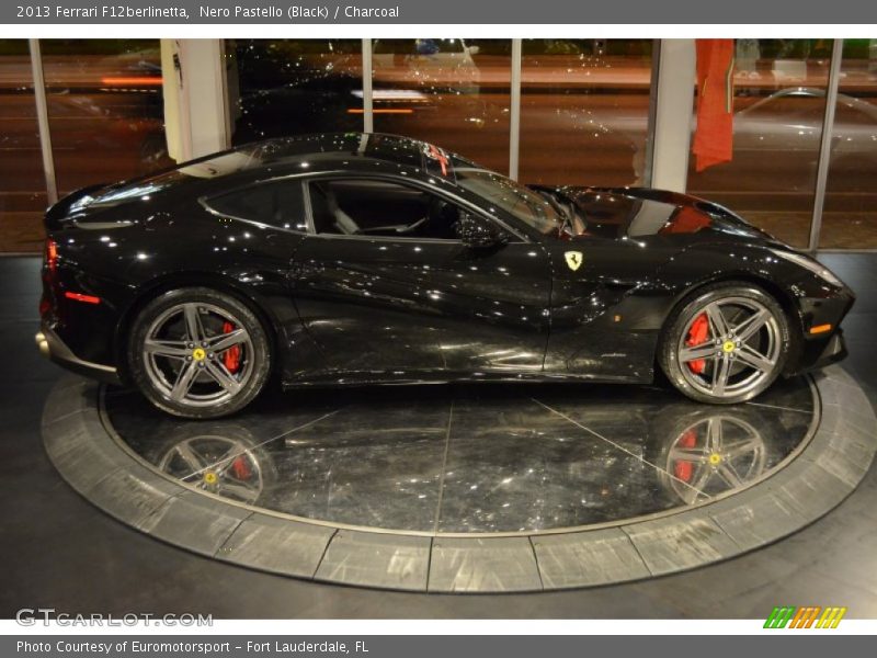  2013 F12berlinetta  Nero Pastello (Black)