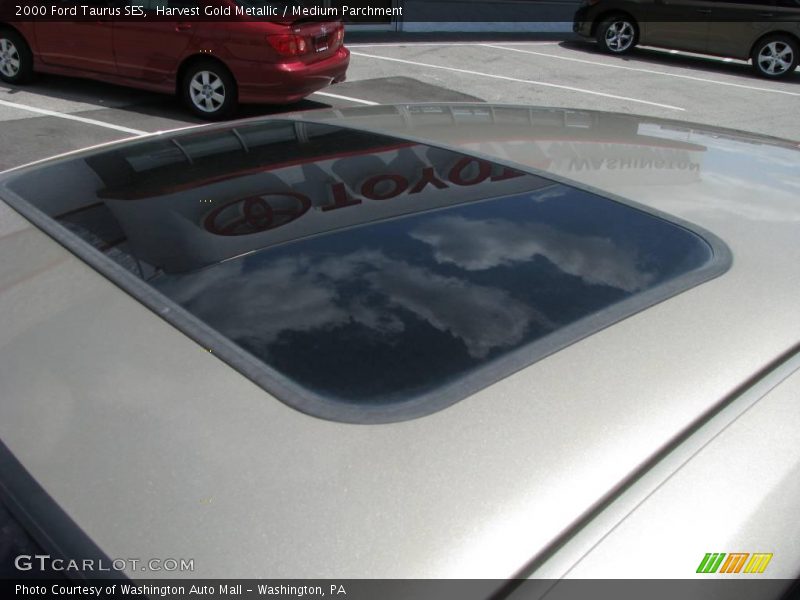 Harvest Gold Metallic / Medium Parchment 2000 Ford Taurus SES