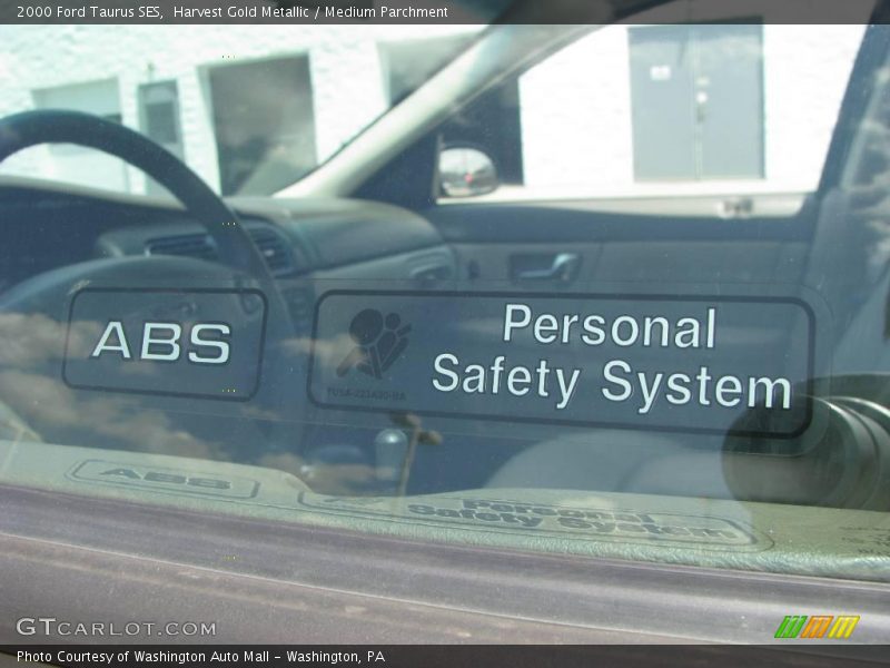 Harvest Gold Metallic / Medium Parchment 2000 Ford Taurus SES