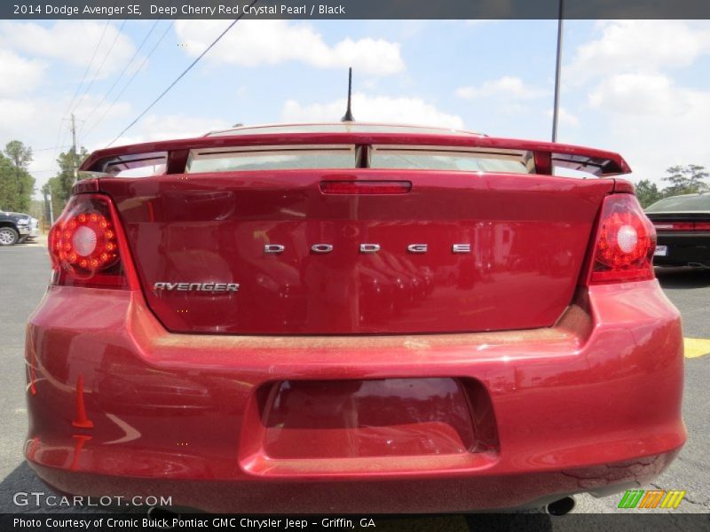 Deep Cherry Red Crystal Pearl / Black 2014 Dodge Avenger SE