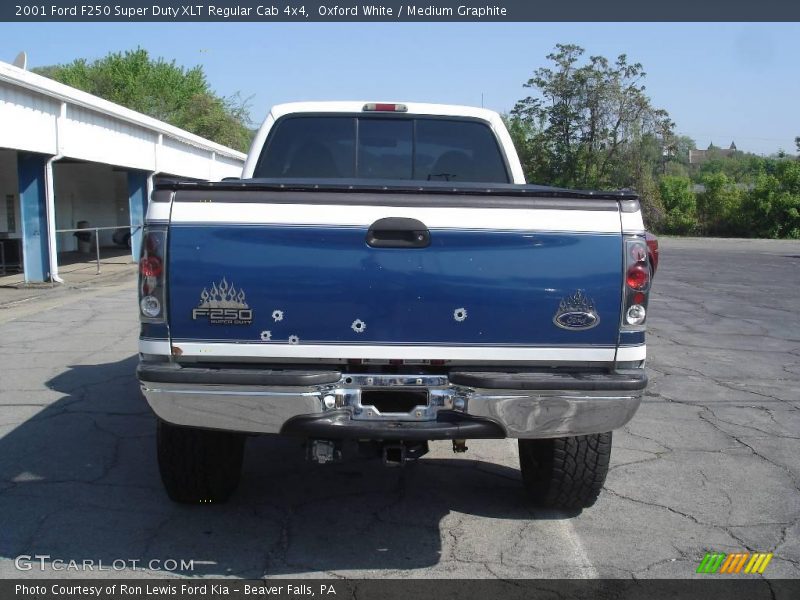 Oxford White / Medium Graphite 2001 Ford F250 Super Duty XLT Regular Cab 4x4