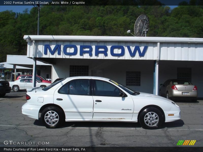 Arctic White / Graphite 2002 Pontiac Sunfire SE Sedan