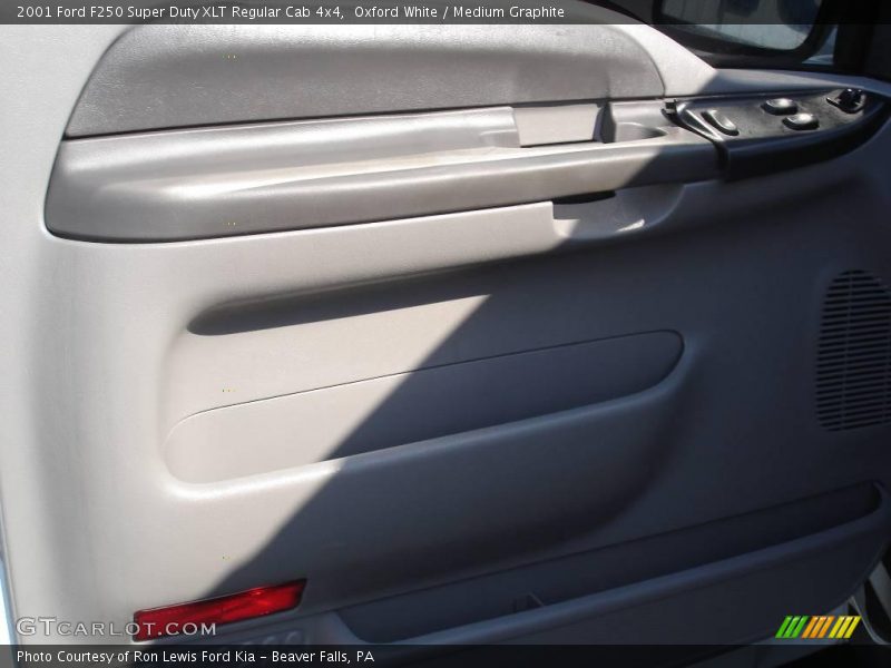 Oxford White / Medium Graphite 2001 Ford F250 Super Duty XLT Regular Cab 4x4