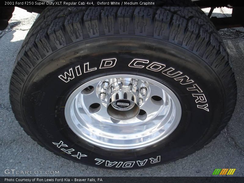 Oxford White / Medium Graphite 2001 Ford F250 Super Duty XLT Regular Cab 4x4
