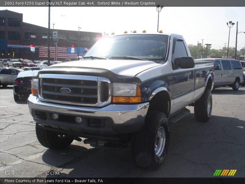 Oxford White / Medium Graphite 2001 Ford F250 Super Duty XLT Regular Cab 4x4