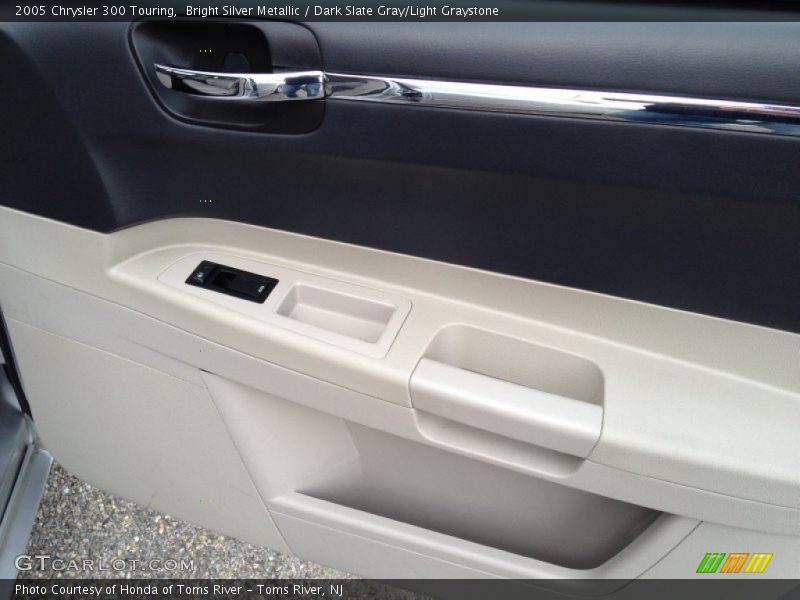 Bright Silver Metallic / Dark Slate Gray/Light Graystone 2005 Chrysler 300 Touring
