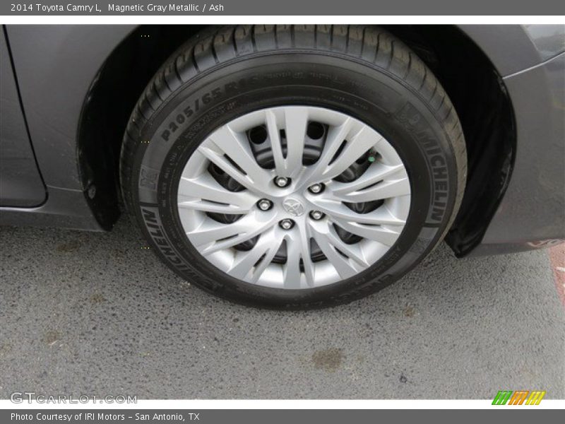 Magnetic Gray Metallic / Ash 2014 Toyota Camry L