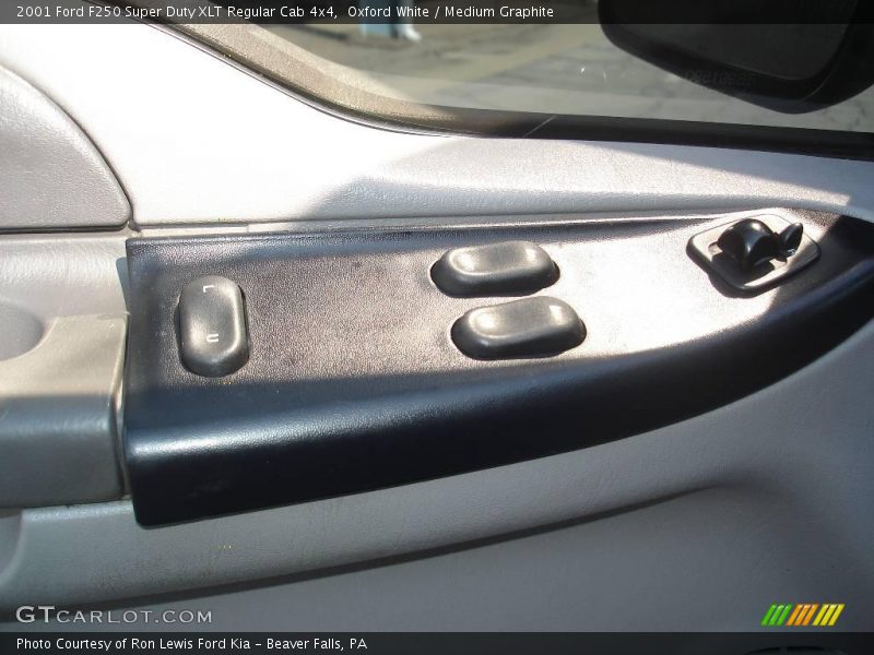Oxford White / Medium Graphite 2001 Ford F250 Super Duty XLT Regular Cab 4x4