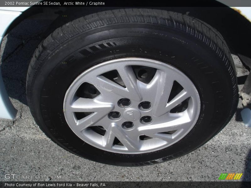 Arctic White / Graphite 2002 Pontiac Sunfire SE Sedan