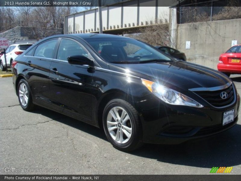 Midnight Black / Gray 2013 Hyundai Sonata GLS