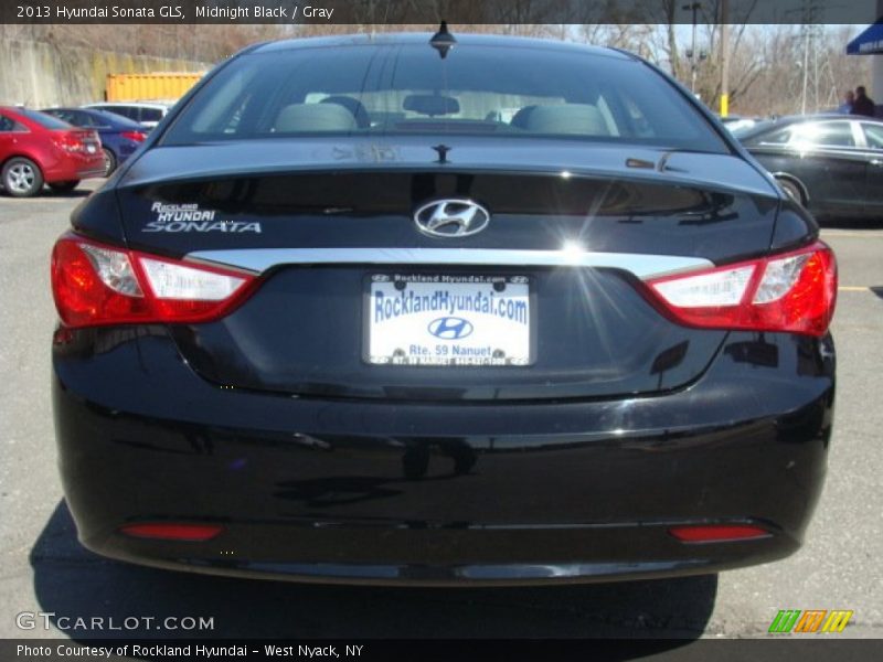 Midnight Black / Gray 2013 Hyundai Sonata GLS