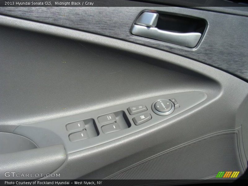 Midnight Black / Gray 2013 Hyundai Sonata GLS
