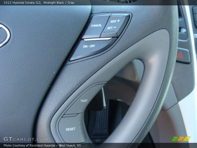 Midnight Black / Gray 2013 Hyundai Sonata GLS