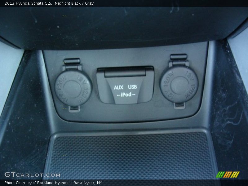 Midnight Black / Gray 2013 Hyundai Sonata GLS