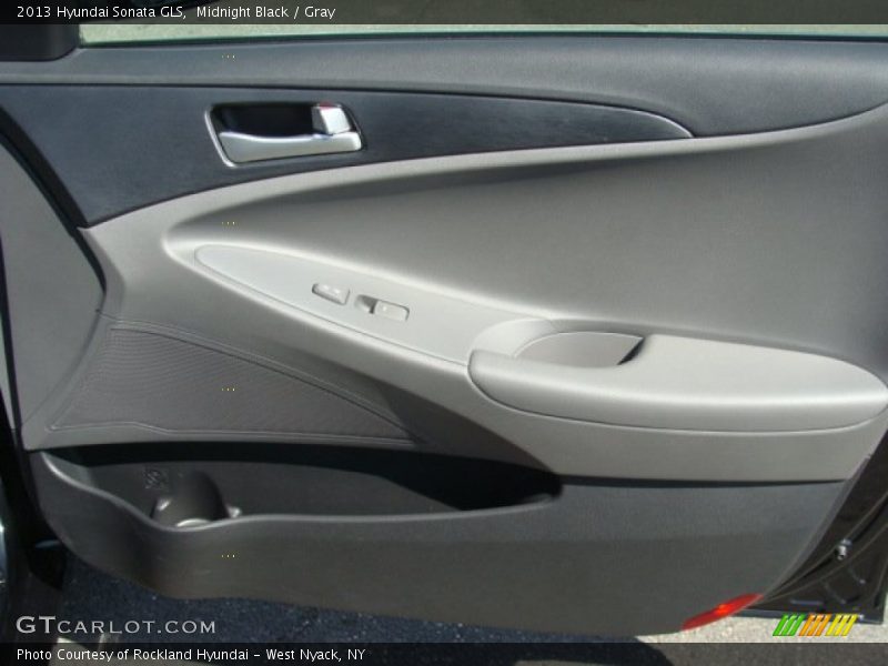 Midnight Black / Gray 2013 Hyundai Sonata GLS