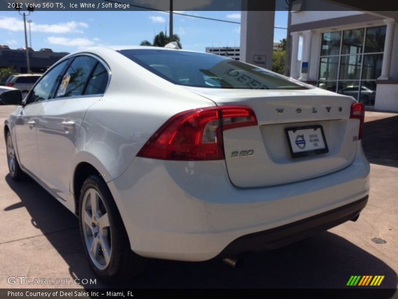 Ice White / Soft Beige 2012 Volvo S60 T5