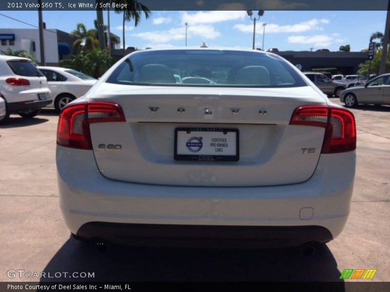 Ice White / Soft Beige 2012 Volvo S60 T5
