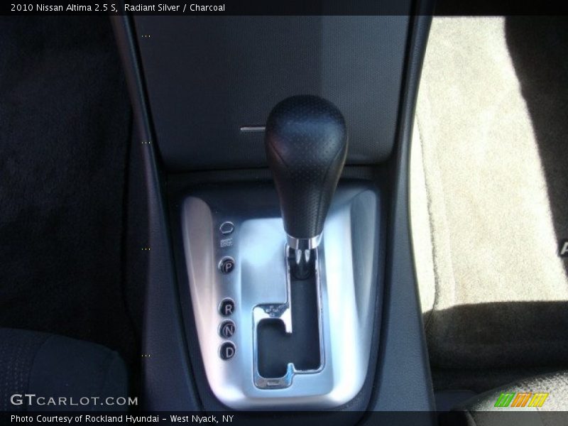 Radiant Silver / Charcoal 2010 Nissan Altima 2.5 S