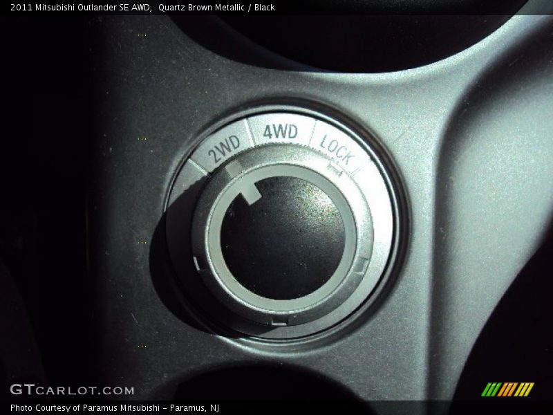 Quartz Brown Metallic / Black 2011 Mitsubishi Outlander SE AWD