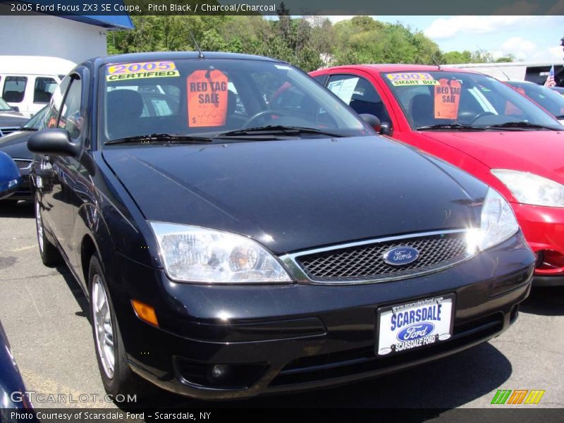 Pitch Black / Charcoal/Charcoal 2005 Ford Focus ZX3 SE Coupe