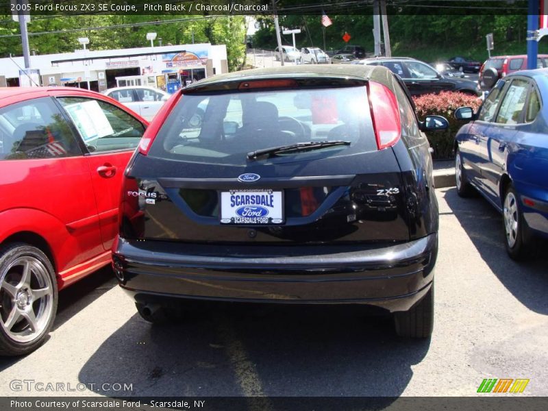 Pitch Black / Charcoal/Charcoal 2005 Ford Focus ZX3 SE Coupe