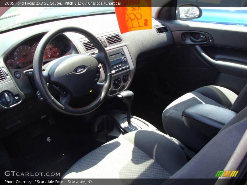 Pitch Black / Charcoal/Charcoal 2005 Ford Focus ZX3 SE Coupe