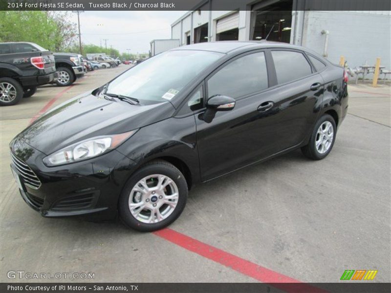Tuxedo Black / Charcoal Black 2014 Ford Fiesta SE Sedan