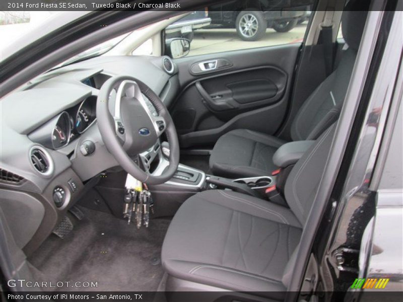 Tuxedo Black / Charcoal Black 2014 Ford Fiesta SE Sedan