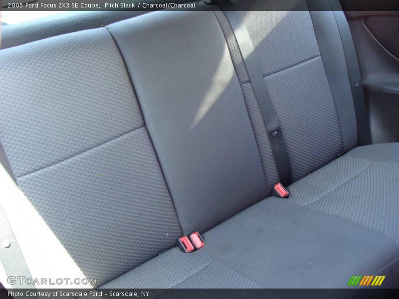 Pitch Black / Charcoal/Charcoal 2005 Ford Focus ZX3 SE Coupe