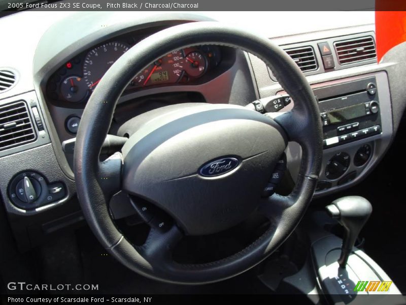 Pitch Black / Charcoal/Charcoal 2005 Ford Focus ZX3 SE Coupe