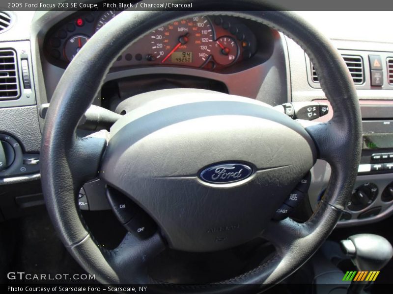 Pitch Black / Charcoal/Charcoal 2005 Ford Focus ZX3 SE Coupe