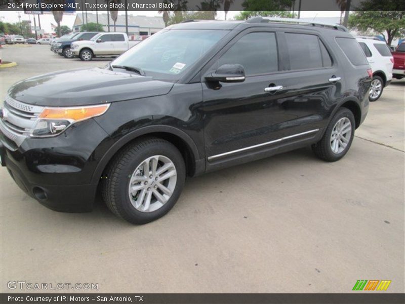 Tuxedo Black / Charcoal Black 2014 Ford Explorer XLT