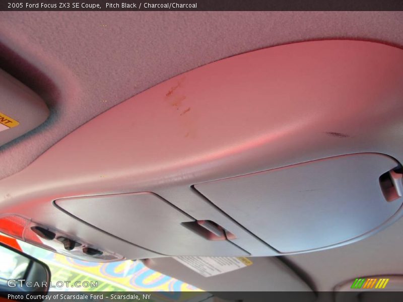 Pitch Black / Charcoal/Charcoal 2005 Ford Focus ZX3 SE Coupe
